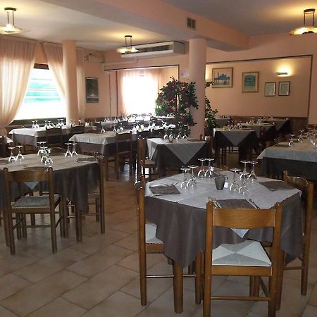 Albergo Ristorante Gori Ameglia Bagian luar foto