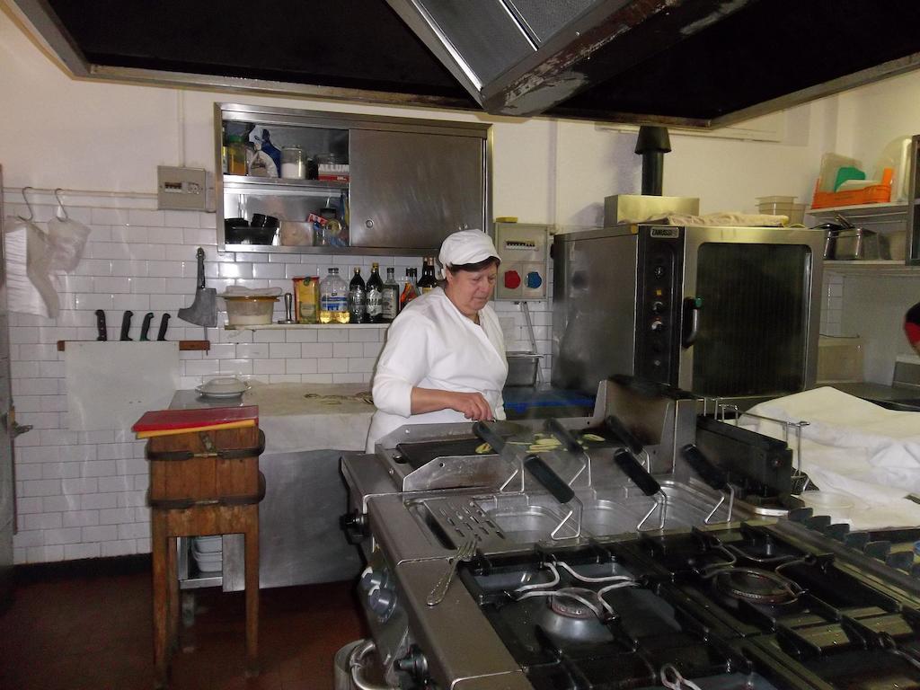 Albergo Ristorante Gori Ameglia Bagian luar foto