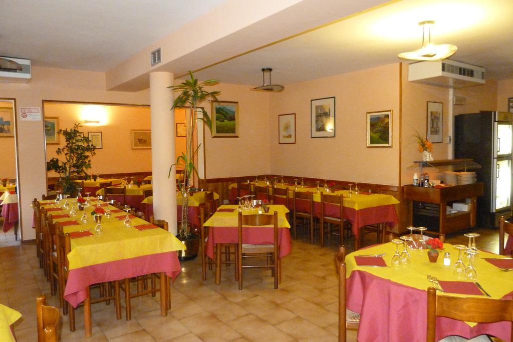 Albergo Ristorante Gori Ameglia Bagian luar foto