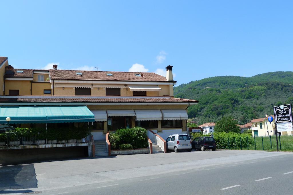 Albergo Ristorante Gori Ameglia Bagian luar foto